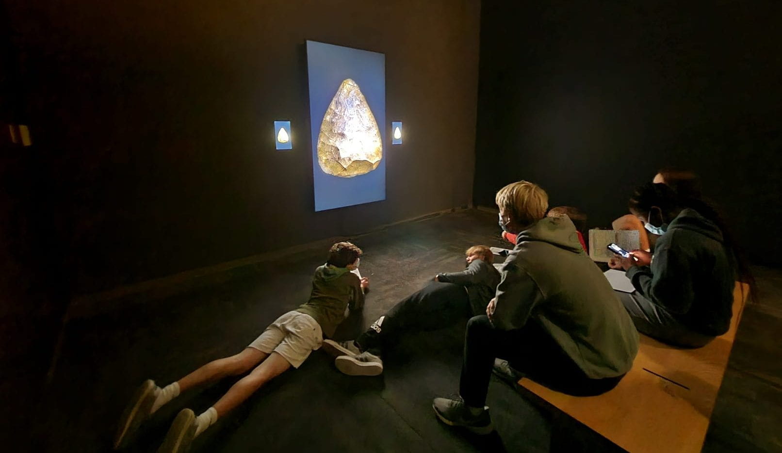 Gallery photo of the exhibition "45 Paleolithic Handaxes from Transfigurations: Reanimating the Past | David Lebrun"